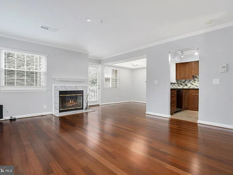 5712 Chapman Mill Dr #340 — Photo 4