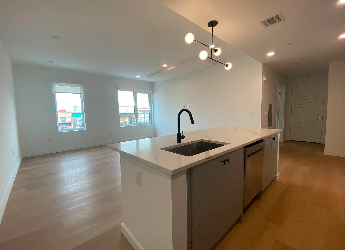 1 bed, 890 sqft, $3,950 — Photo 4