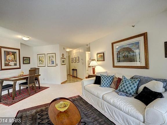 3rd image of 900 N Stafford St APT 1108