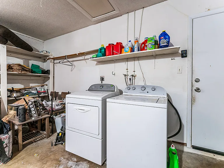 226 E Erie Dr #3 — Photo 9