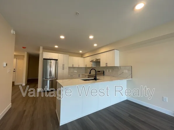 2411 Apollo Rd #302, West Kelowna, BC V4T 1P6