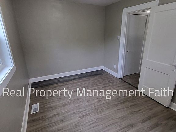 3rd image of 1064 W 35th St