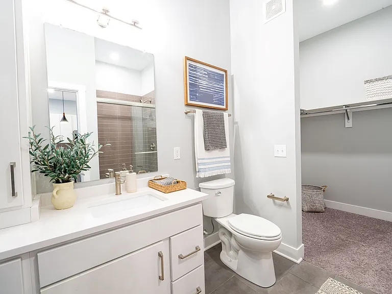 Quarry Trails Model Bathroom & Closet
