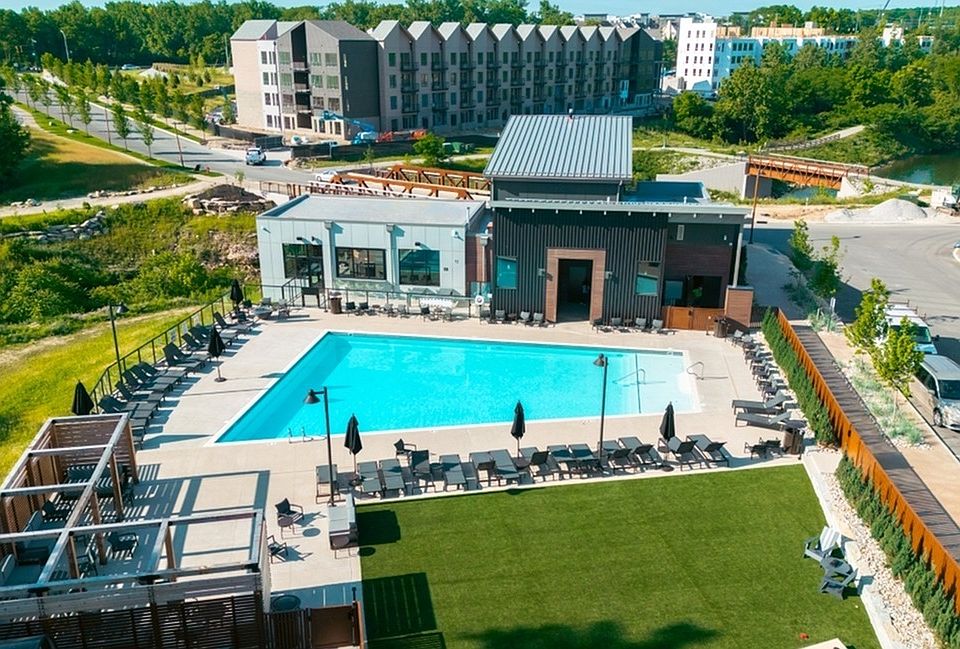 Quarry Trails Pool & Clubhouse