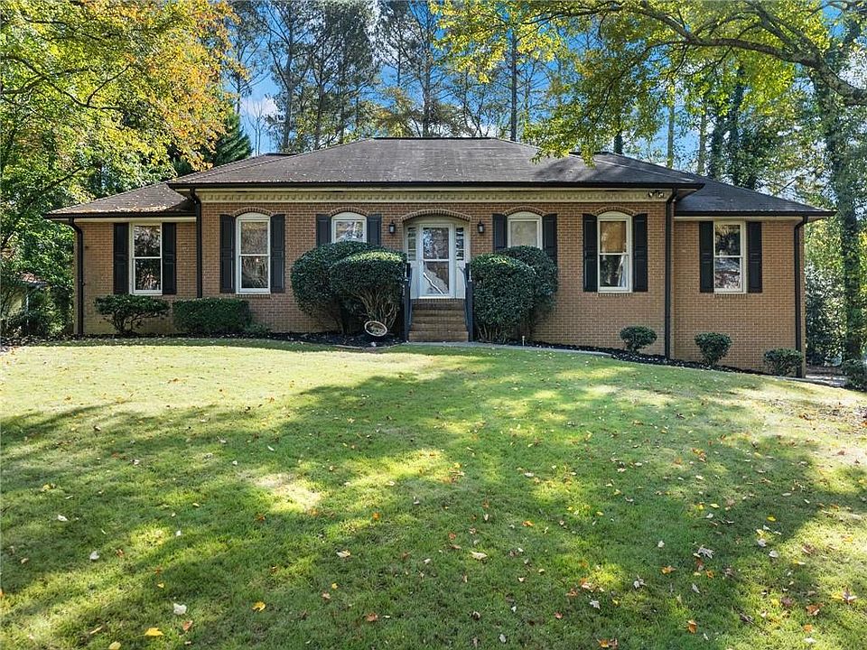 1st image of 2744 Kenwood Ct