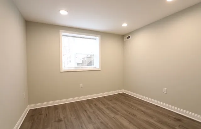 2646 W Cermak Rd — Photo 16