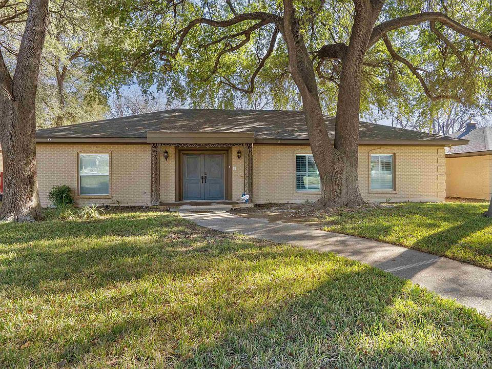 1st image of 16 Meadow Ln