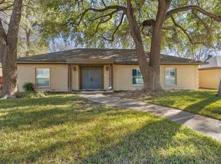16 Meadow Ln, Del Rio, TX 78840