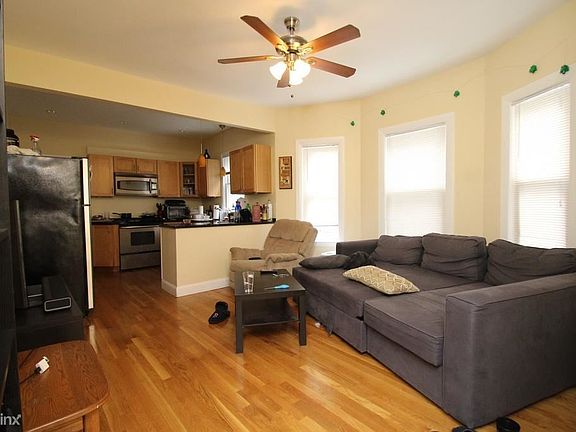 landlord_unit_photo_28572315_2