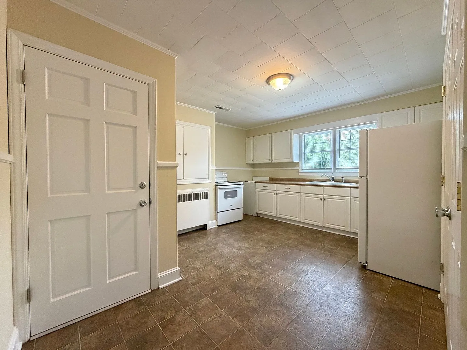 2 bed, 1.0 bath, $1,000 — Photo 4