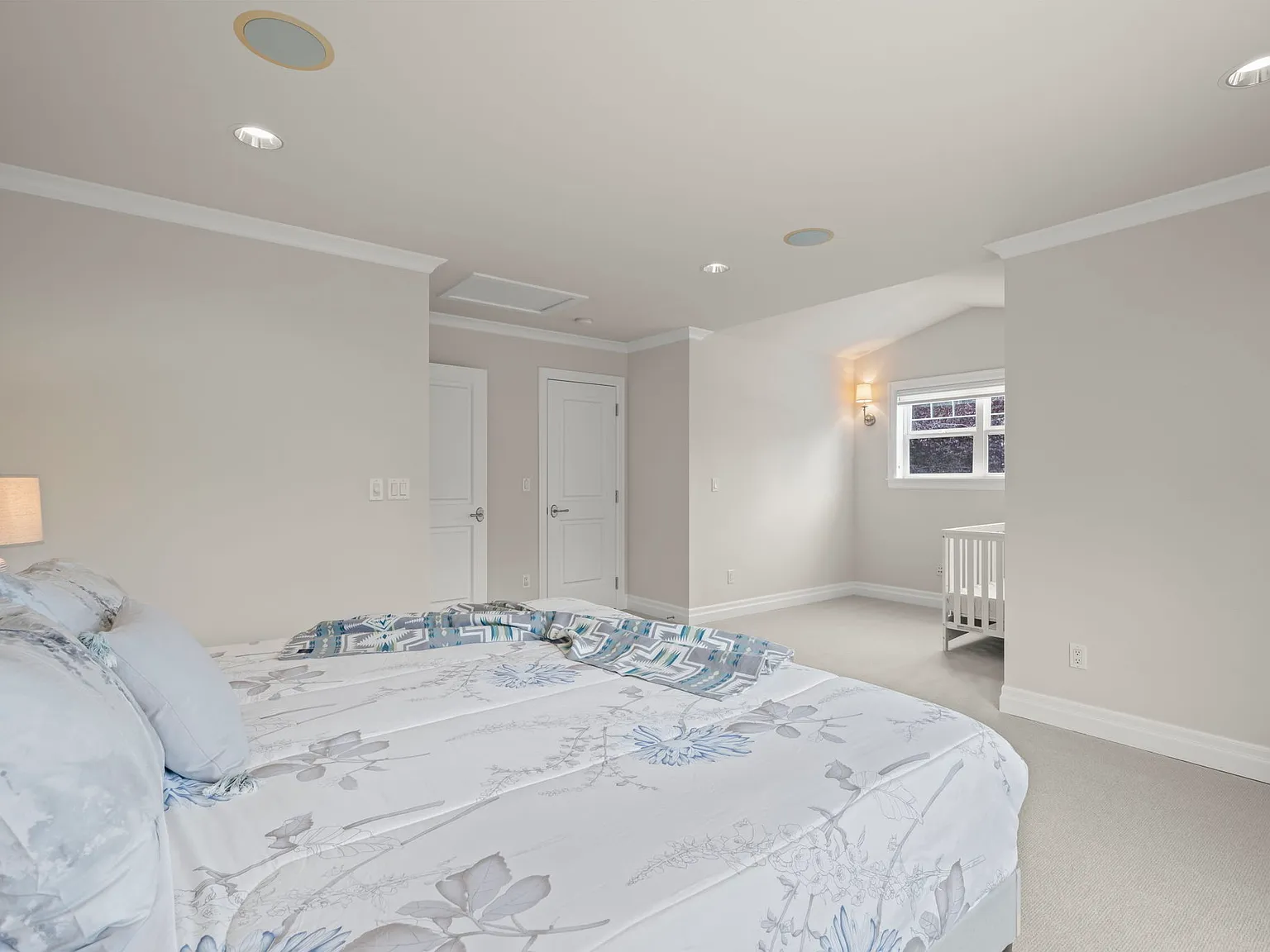 5 bed, 5010 sqft, $18,000 — Photo 3