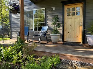 728 Hillcrest Dr, Longview, WA 98632