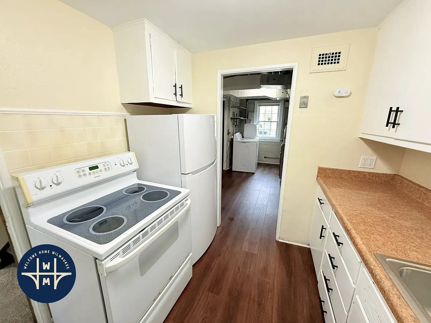2 bed, 1.5 bath, 1000 sqft, $1,598 — Photo 4
