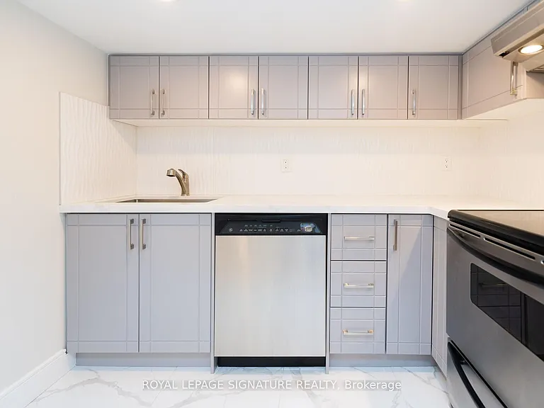 263 Hounslow Ave #BASEMENT — Photo 5