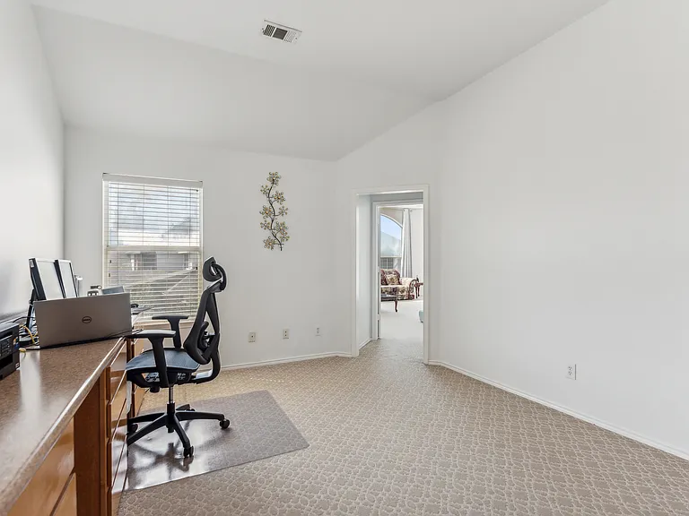 1501 Ector Dr — Photo 26