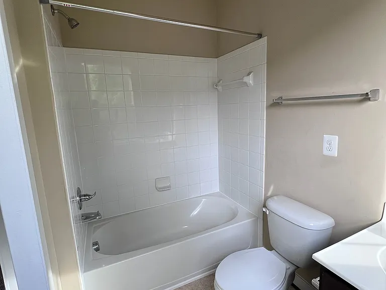 109 Saginaw Dr — Photo 42