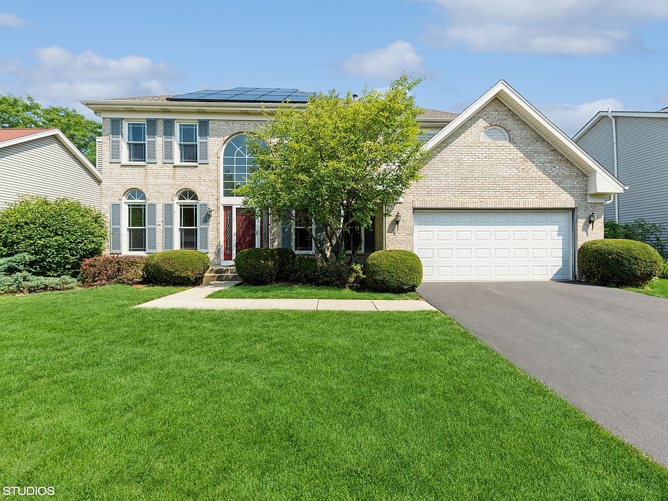 1st image of 383 Cambridge Dr