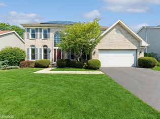 383 Cambridge Dr, Grayslake, IL 60030