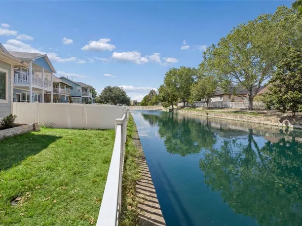 1221 Spanish Moss Dr, Aubrey, TX 76227