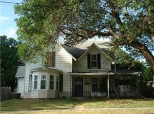 411 E 7th St, Wellsville, KS 66092