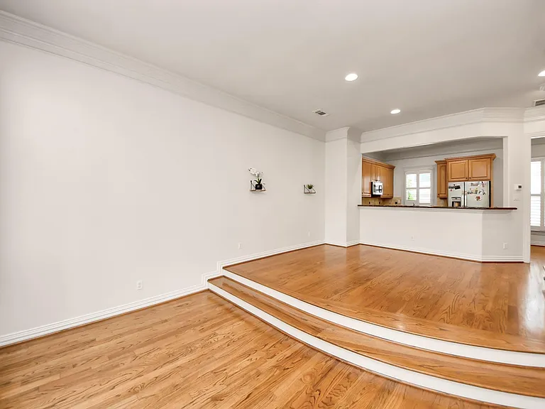 1912 Greenwich Place Dr — Photo 8