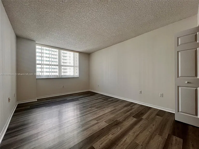 1155 Brickell Bay Dr #16 — Photo 16