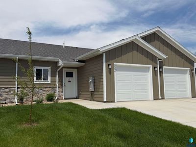 5934 S Whisper Creek Pl, Sioux Falls, SD, 57108