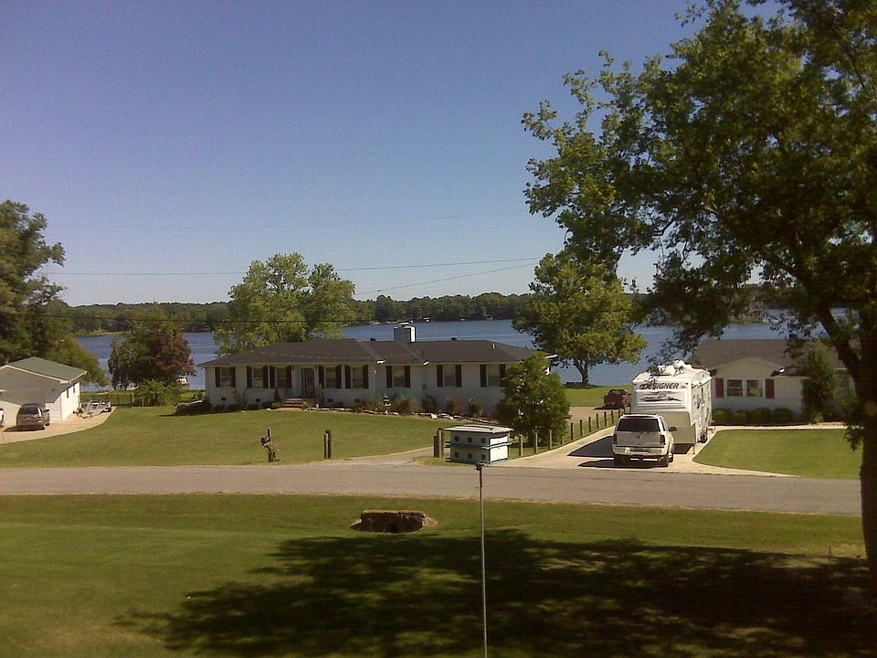 2nd image of 108 Imperial Point