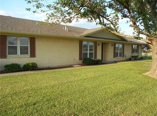 9371 Breezy Rd, Krum, TX 76249