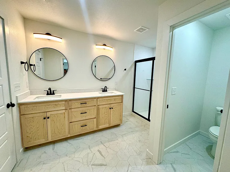 2279 W Wedington Dr — Photo 12