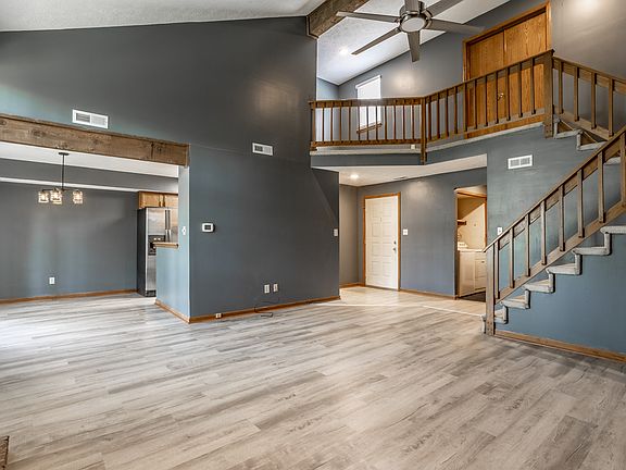 4th image of 6488 Miramar Ct