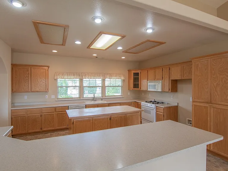 18830 Blythe Way — Photo 13