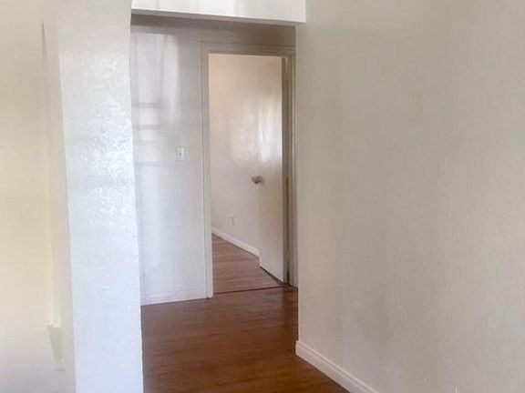 2nd image of 625 Cerritos Ave #625