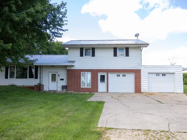 5761 Maple Rd, Holy Cross, IA 52053