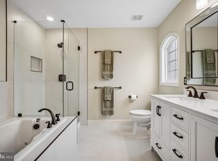 5989 Grand Pavilion Way, Alexandria, VA 22303