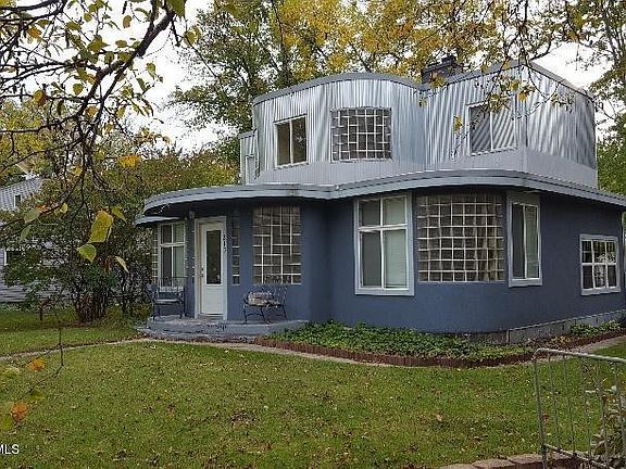 2nd image of 315 Kneale Ave N