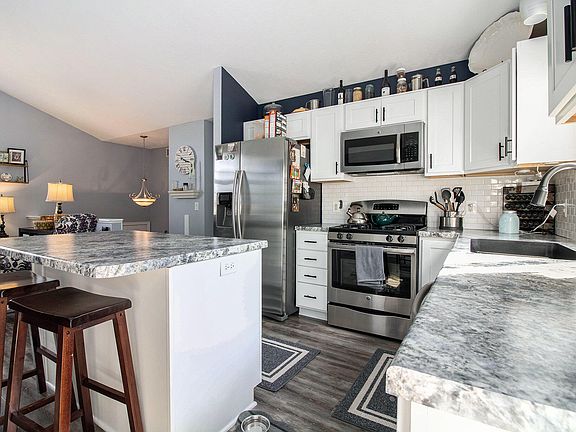 5th image of 267 W Ferney St