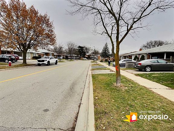 4th image of 3352 Queen Frederica Dr