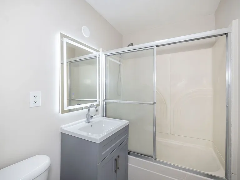 555 Stanford Ave — Photo 7