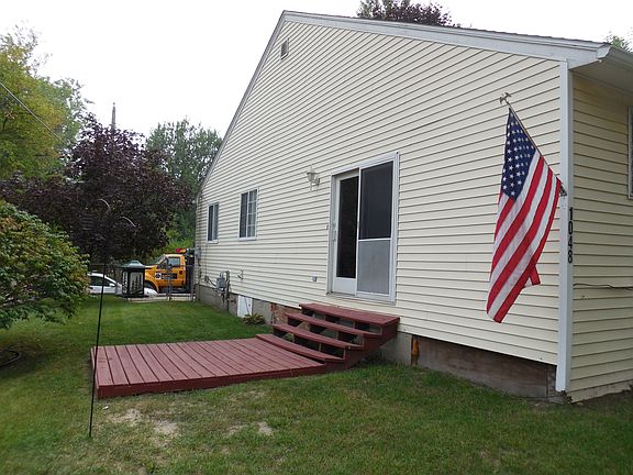 4th image of 1048 McClellan Dr