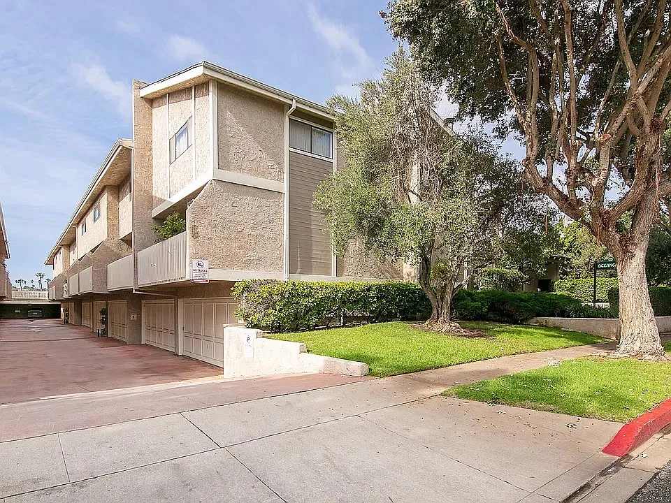 2 bed, 1.5 bath, 1464 sqft, $4,500 — Photo 2