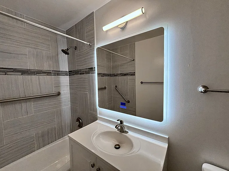 520 Rentals — Photo 33