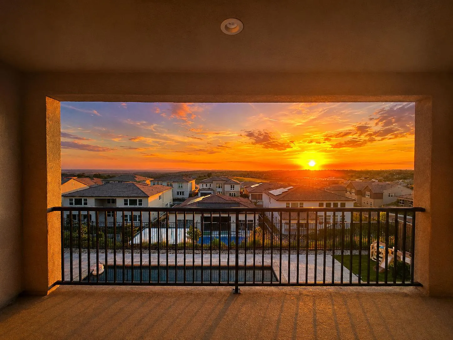 6 bed, 4180 sqft, $6,995 — Photo 2