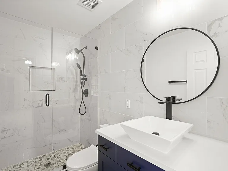 121 Burgess Ln — Photo 36