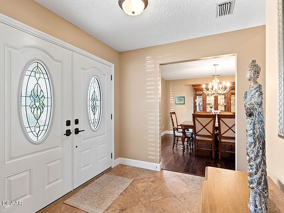 3rd image of 6 Leisure Wood Way