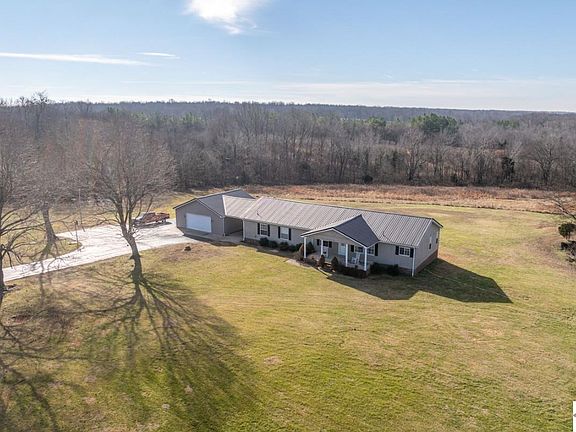 2nd image of 1840 Lola Rd