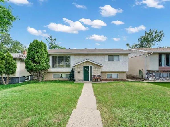 409 N 4th St NW, Medicine Hat, AB T1A 6M9