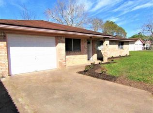 305 Avenue C, Brazoria, TX 77422