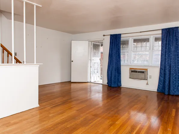 995 Warwick Street image 4 of 16