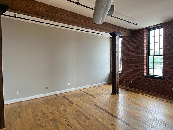 3rd image of 265 N Queen St APT 203
